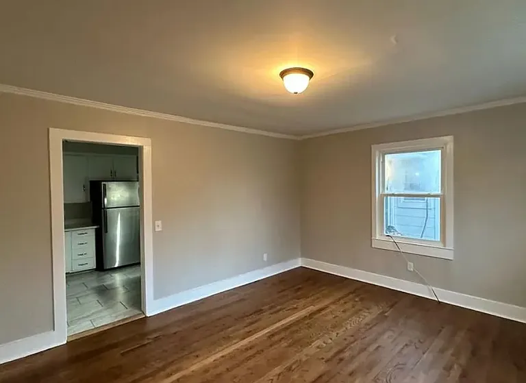 305 S Walnut St #A — Photo 4