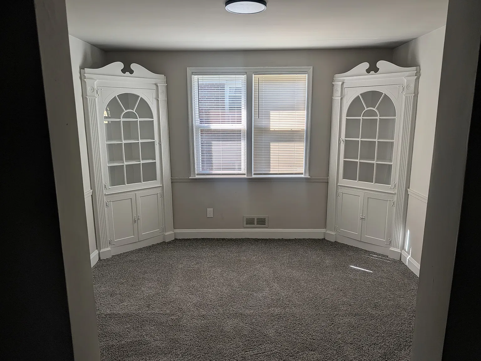 2 bed, 1100 sqft, $1,500 — Photo 4