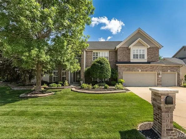 306 Magnolia Valley Dr, O'Fallon, MO 63366