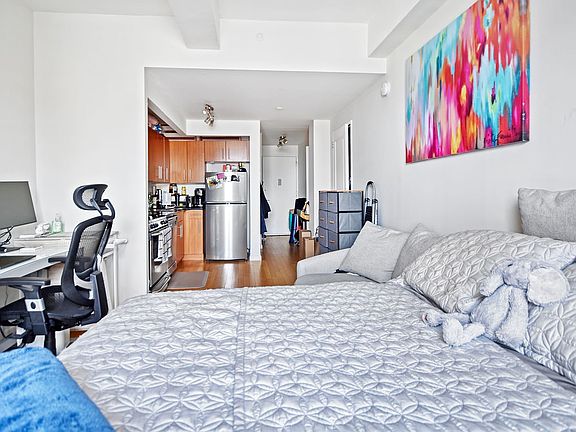 4th image of 20 West St APT 40D