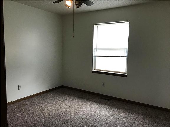 5th image of 1102 Pacific St