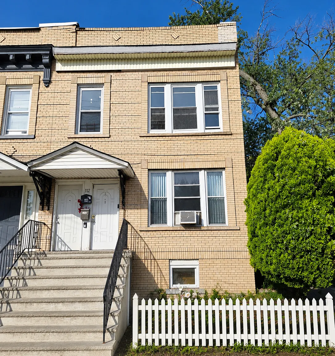 2 bed, 775 sqft, $2,225 — Photo 1