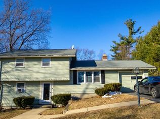 4 Cayuga Dr, Hudson, MA 01749