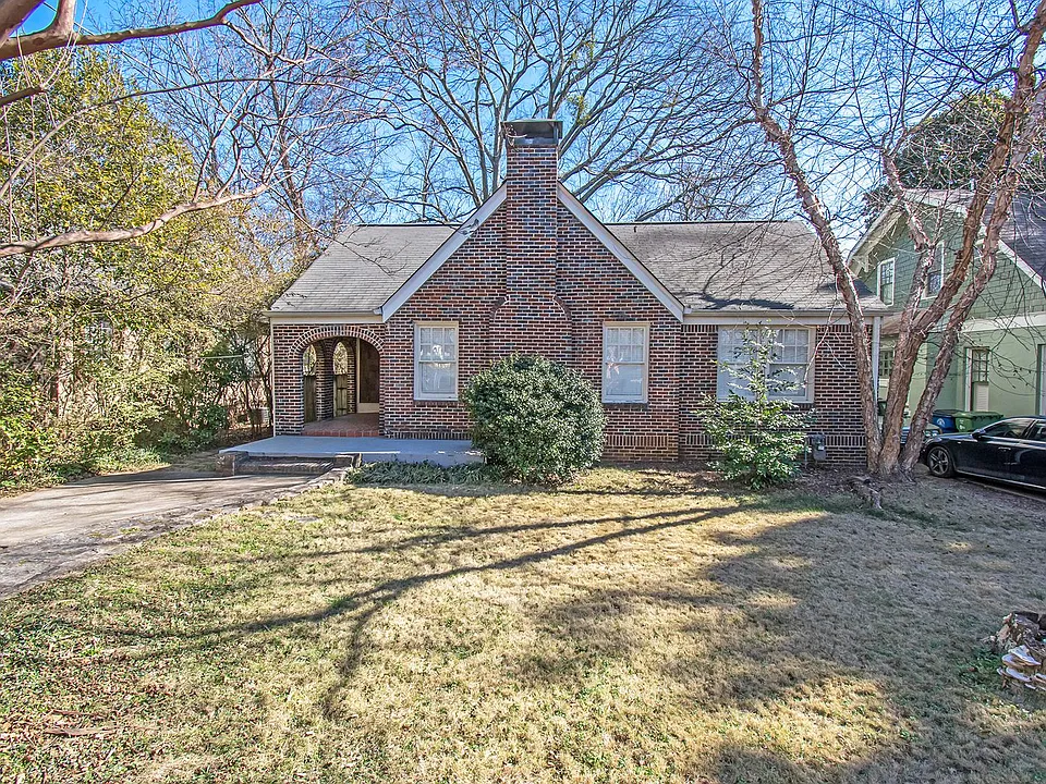 476 Hemlock Cir SE