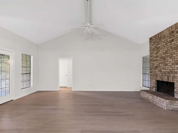 7935 Yellow Pine Dr, Houston, TX 77040