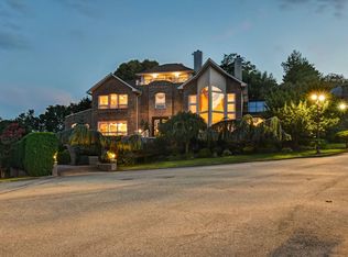 30 Howard Cir, Staten Island, NY 10301
