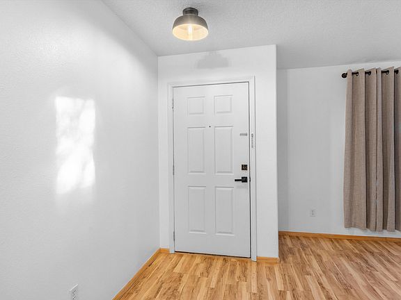 5th image of 2409 Angel Dr NW