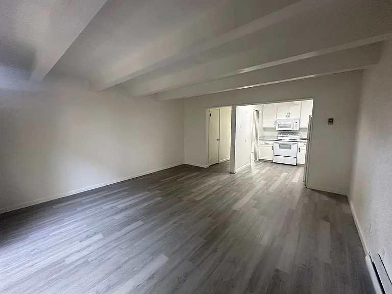 190 Adler Ave — Photo 28