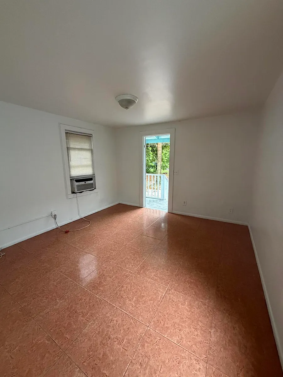 Building Photo - 711 4th St #1