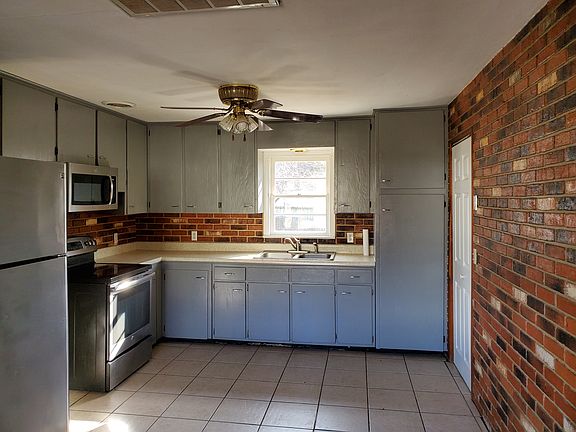 4th image of 1204 Pershing St