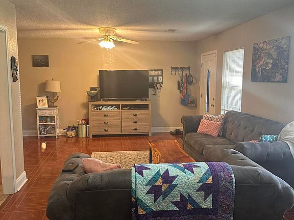4th image of 4819 King James Dr