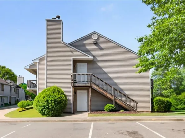 220 Lantana Ln #A, Hampton, VA 23669