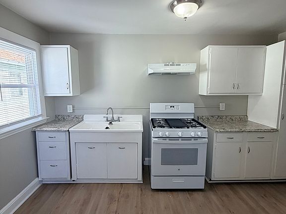 2nd image of 383 Newhall St #B