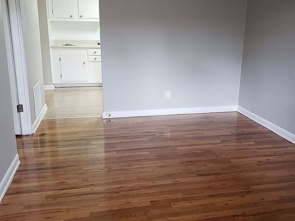 2nd image of 1495 Balsam St