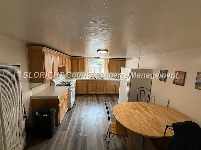 1243 Bond St — Photo 5
