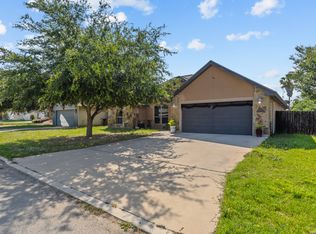 1812 Wandering Trail, Pleasanton, TX 78064