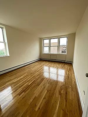1st image of 2555 E 12th St APT 7B