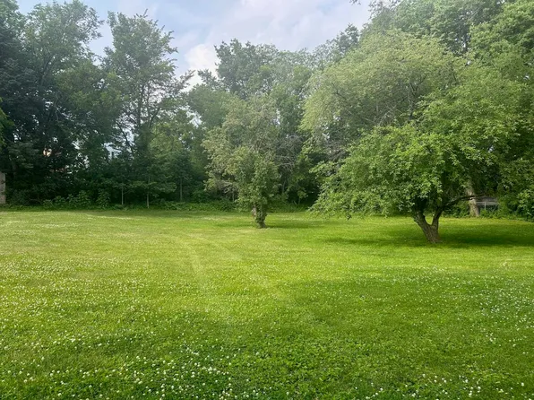 2628 University Ave, Dubuque, IA 52001