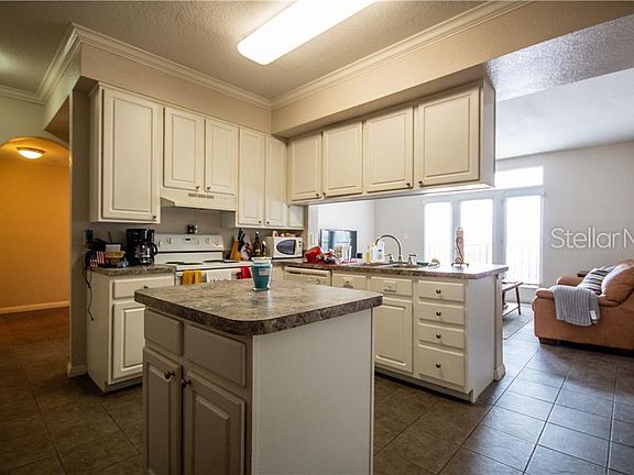 3rd image of 911 N Orange Ave APT 231
