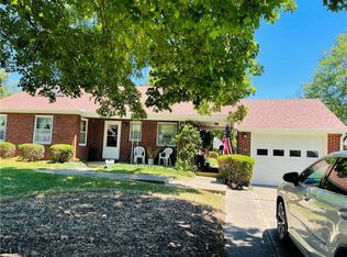 704 S 4th St, Effingham, IL