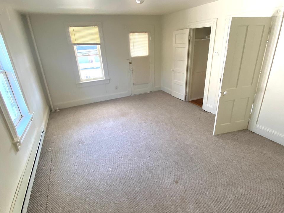 2nd image of 4-303 Grace St #4