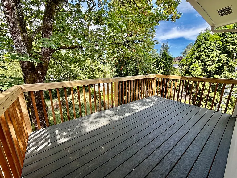 7407 SW 36th Ave — Photo 2