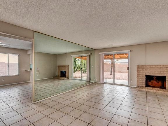 3rd image of 4521 W Cochise Dr