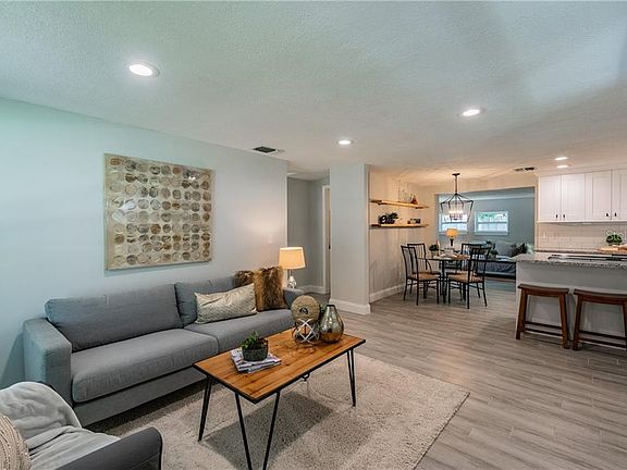 4th image of 8942 Enchantment Dr