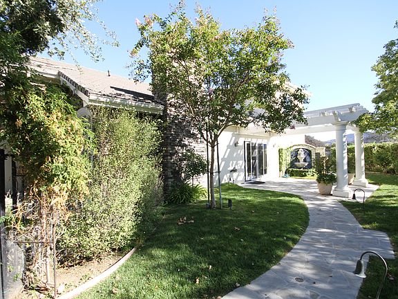 2nd image of 1687 Oakcottage Ct