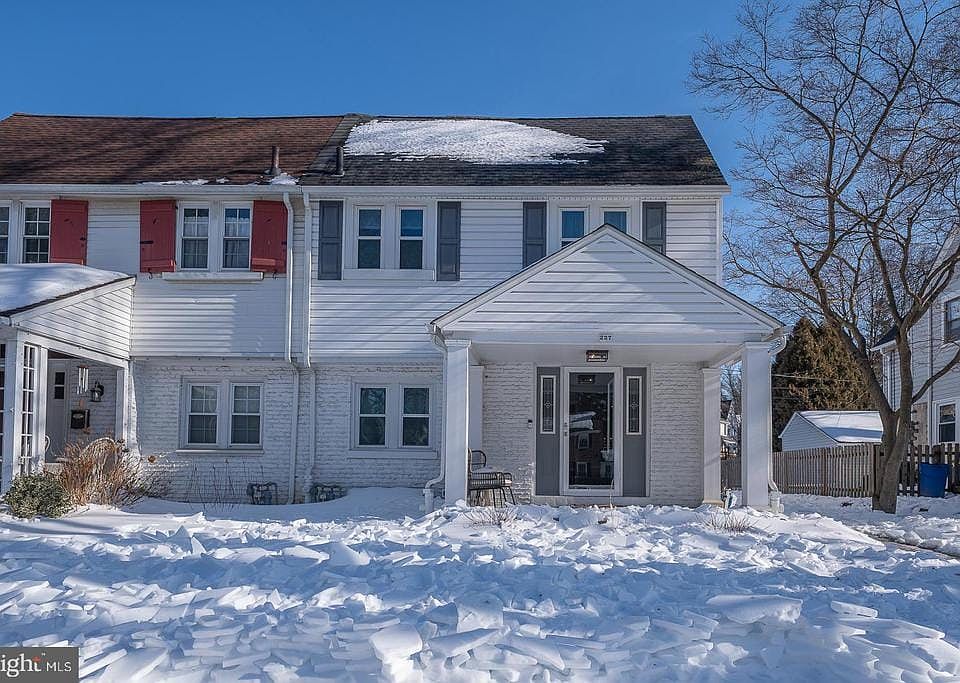 1st image of 227 Hathaway Ln