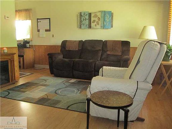 2nd image of 1320 Warwick Dr