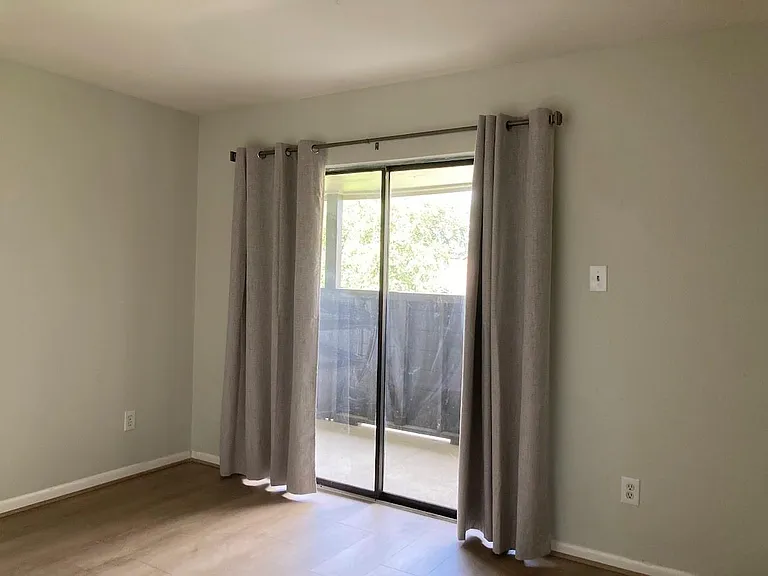 3075 Walnut Bend Ln #33 — Photo 10