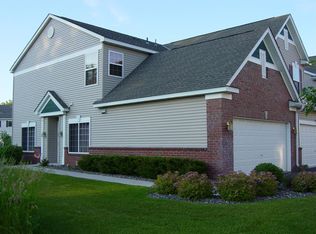 914 Village Pkwy, Circle Pines, MN 55014