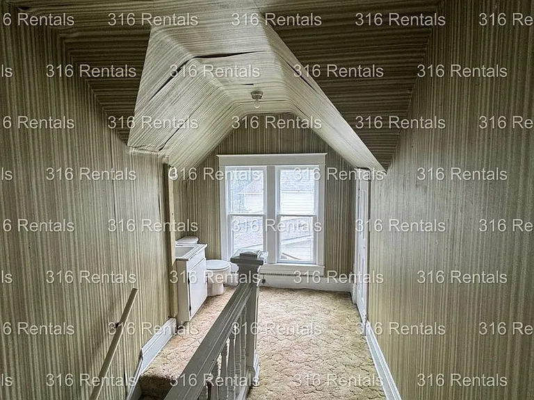 425 E 3rd St — Photo 6