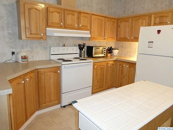 5th image of 845 Grosscup Blvd