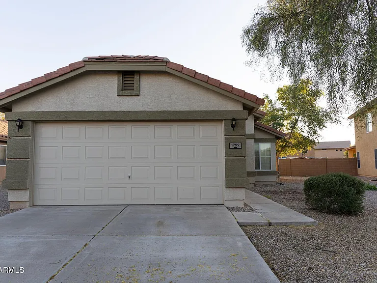 1759 W Wilson Ave — Photo 1