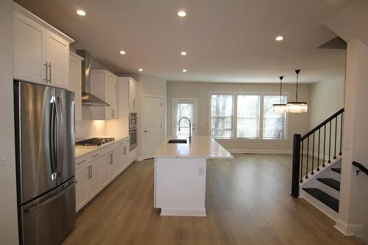 4 bed, 3.5 bath, 2407 sqft, $4,150 — Photo 4