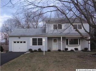 6 Annapolis Dr, Manalapan, NJ 07726