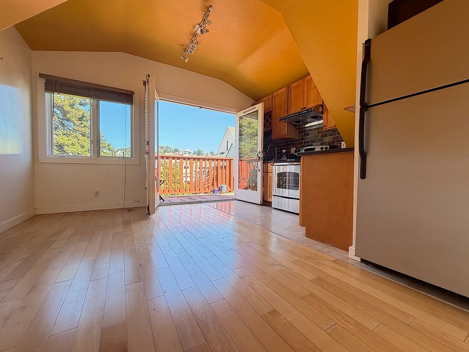 1st image of 838 Shrader St APT 3