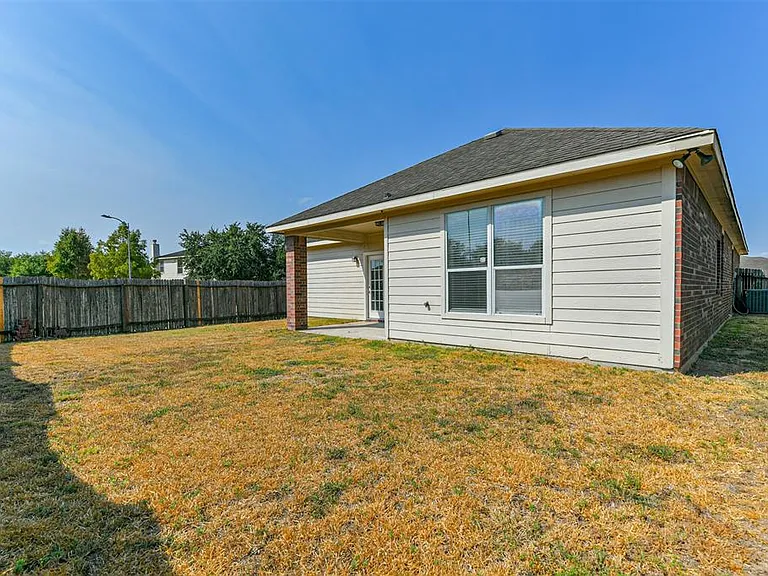 5802 Horse Prairie Dr — Photo 30