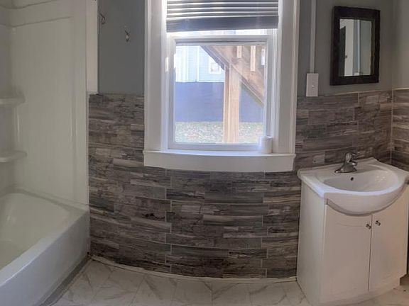 5th image of 151 W School St