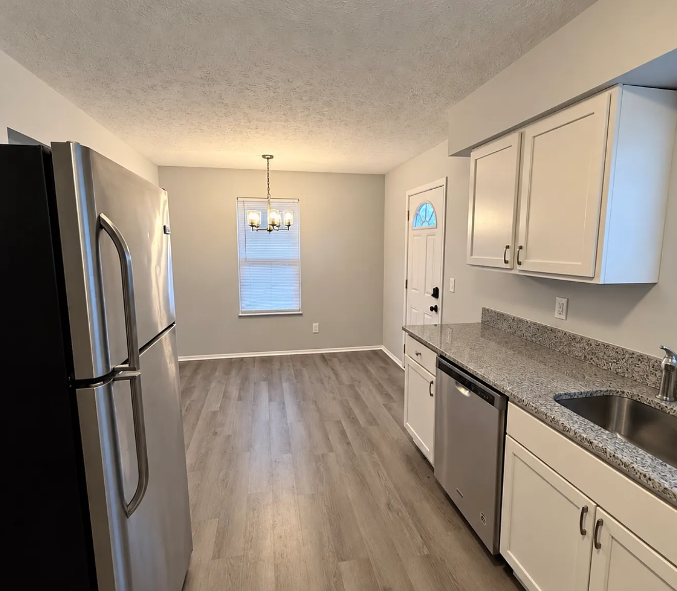 3 bed, 1.5 bath, 1392 sqft, $1,700 — Photo 4