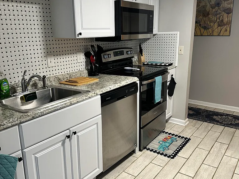 1728 Forest Ave #A — Photo 8