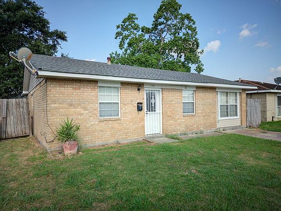 3rd image of 1140 Sandalwood Dr