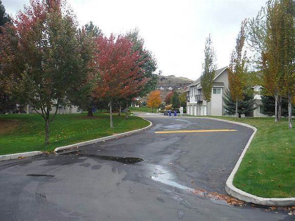 2nd image of 22855 E Country Vista Dr Unit 467