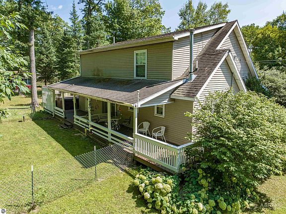 5th image of 6970 Wickert Rd