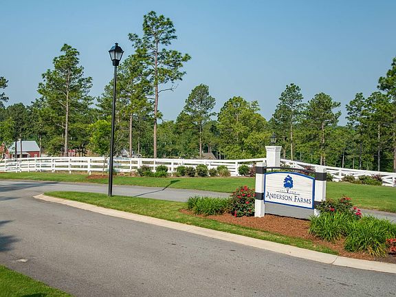 3rd image of 19 Cool Mount Dr