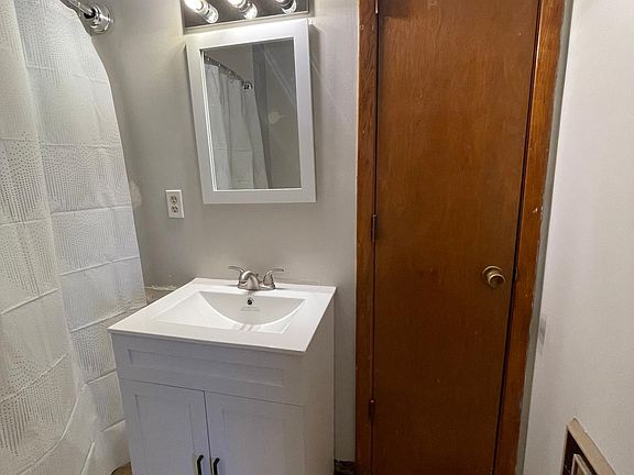 4th image of 920 Edith Ave