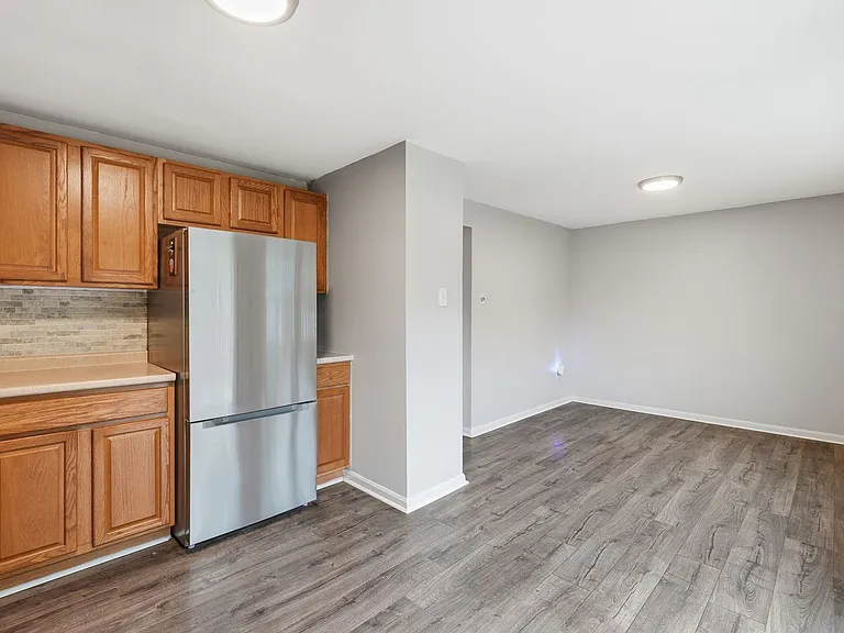 9018 Jersey Dr — Photo 10