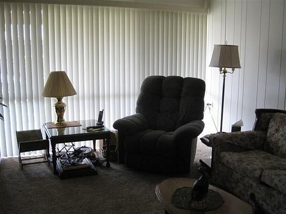 4th image of 1422 Merion Way